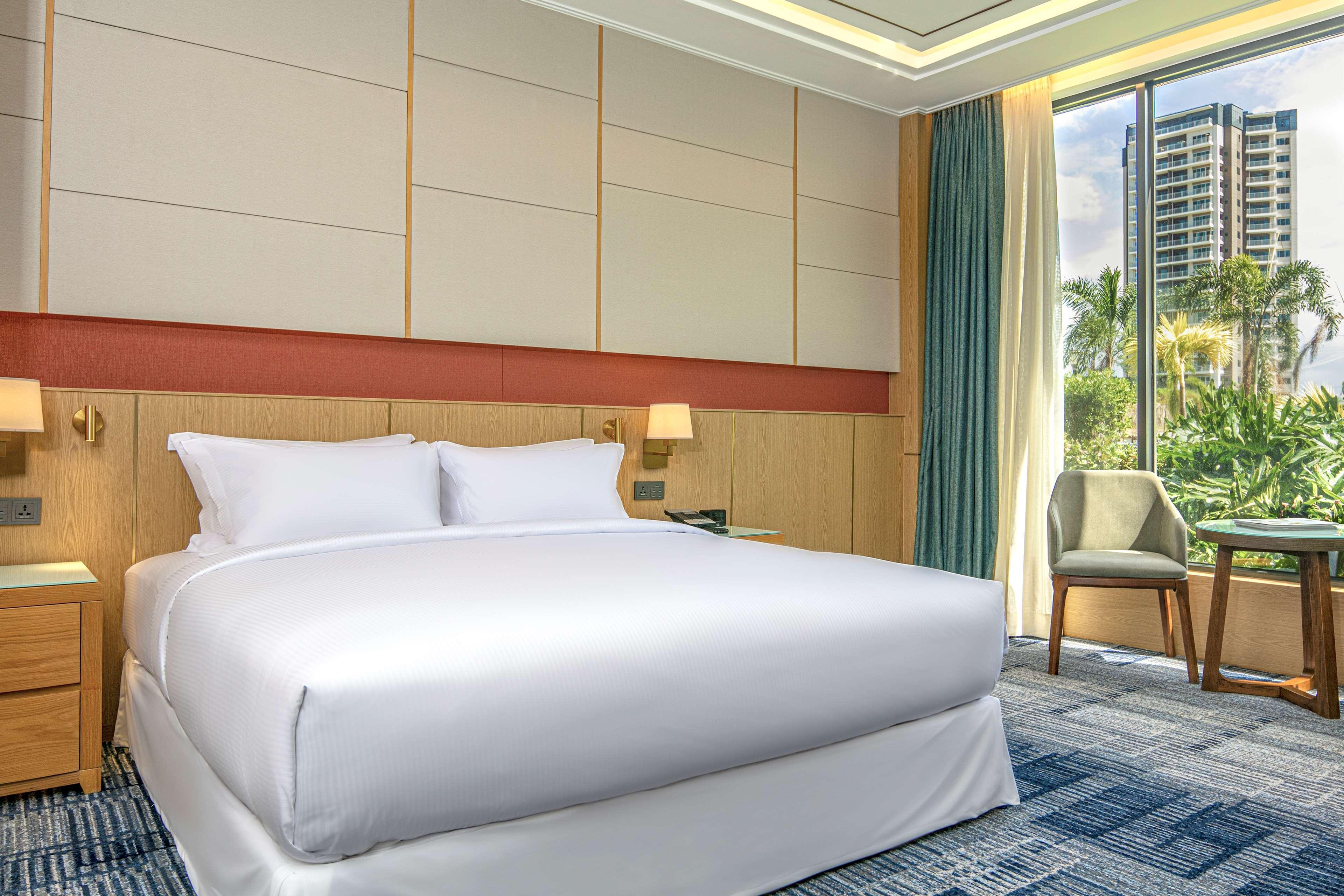 Hilton Clark Sun Valley Resort Clark Field Esterno foto