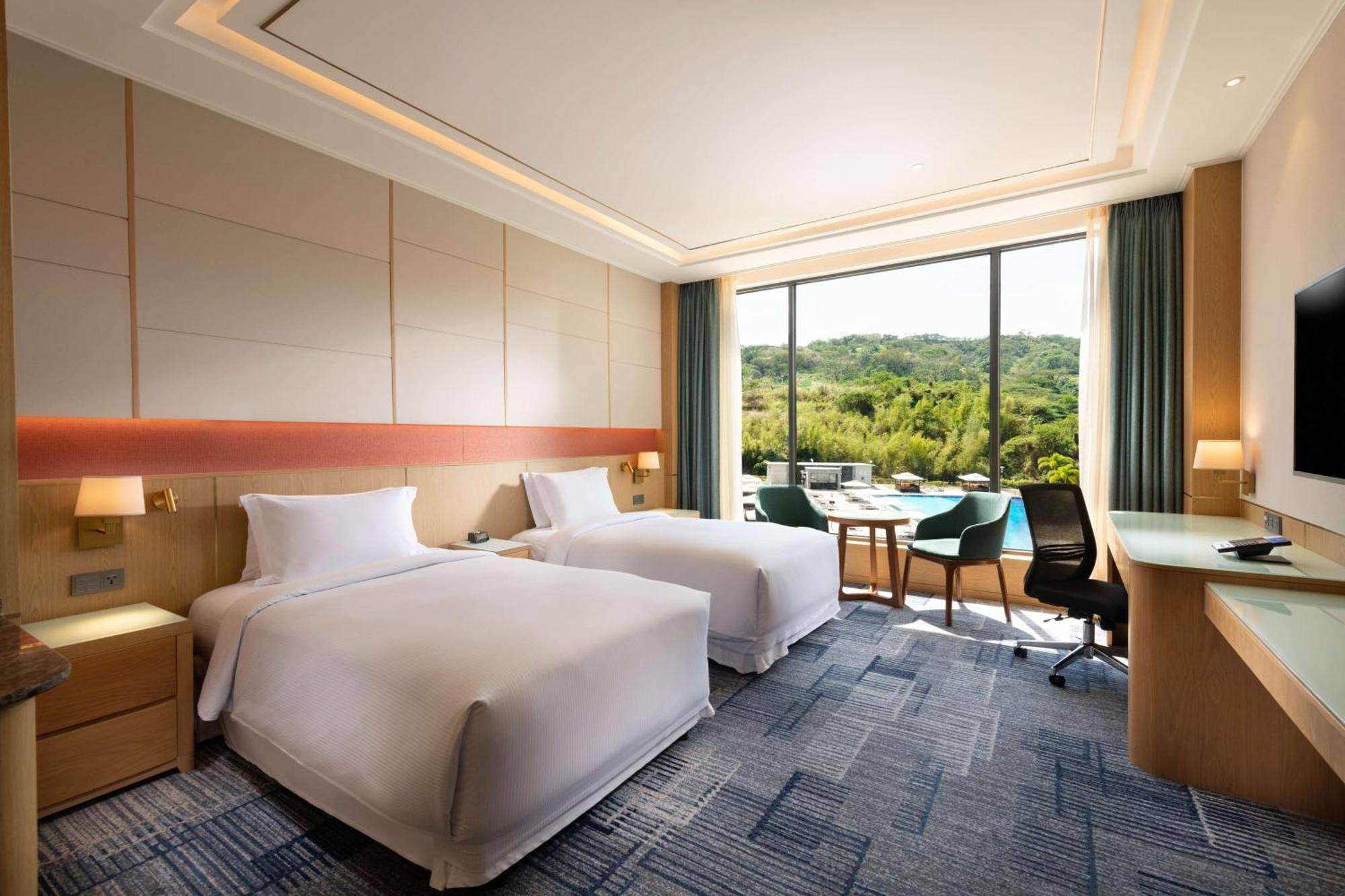 Hilton Clark Sun Valley Resort Clark Field Esterno foto