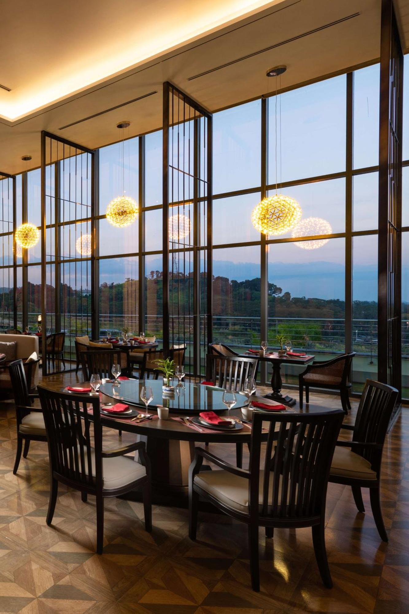 Hilton Clark Sun Valley Resort Clark Field Esterno foto