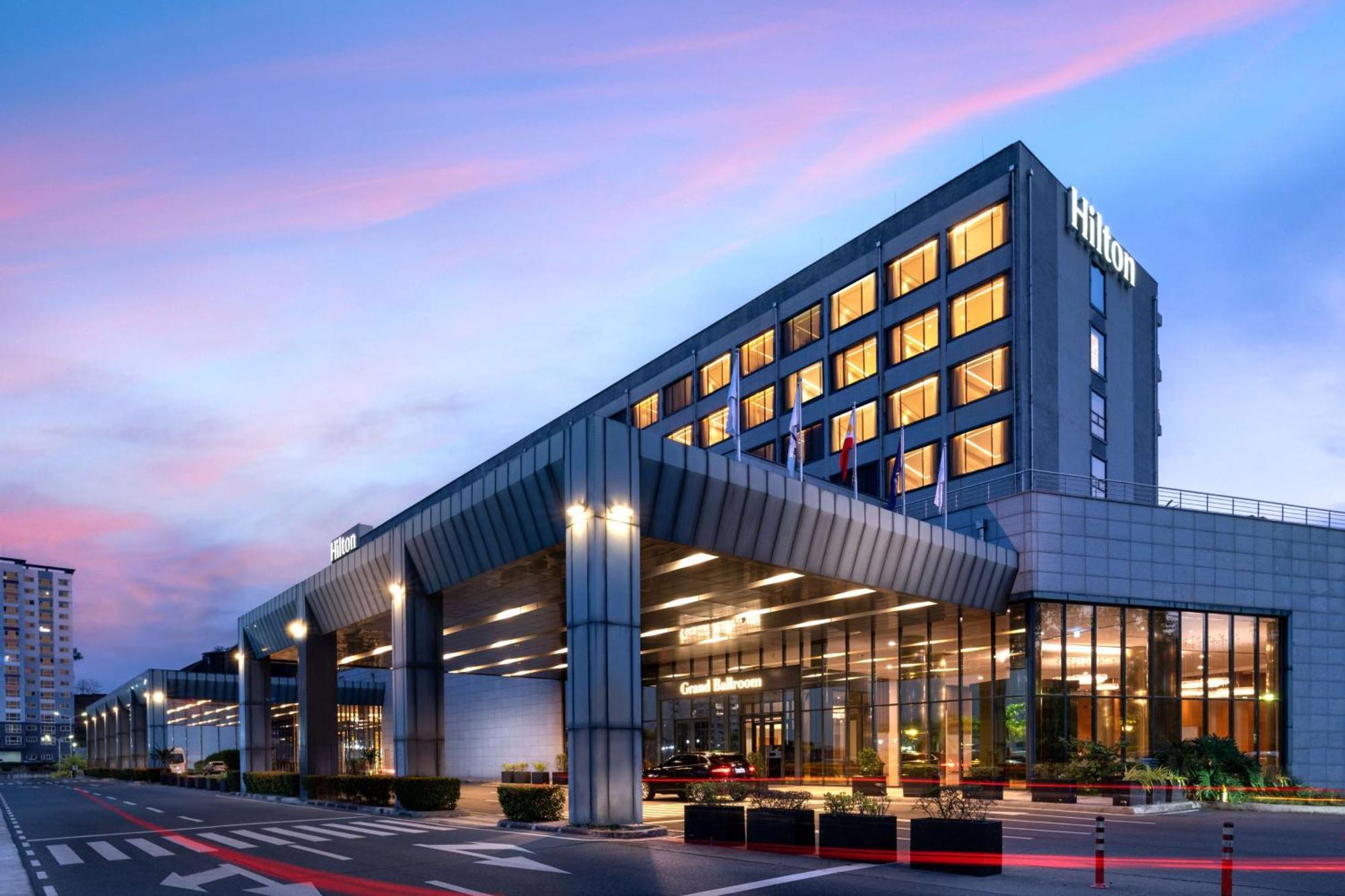 Hilton Clark Sun Valley Resort Clark Field Esterno foto